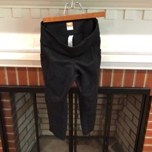 Lucy cropped leggings.